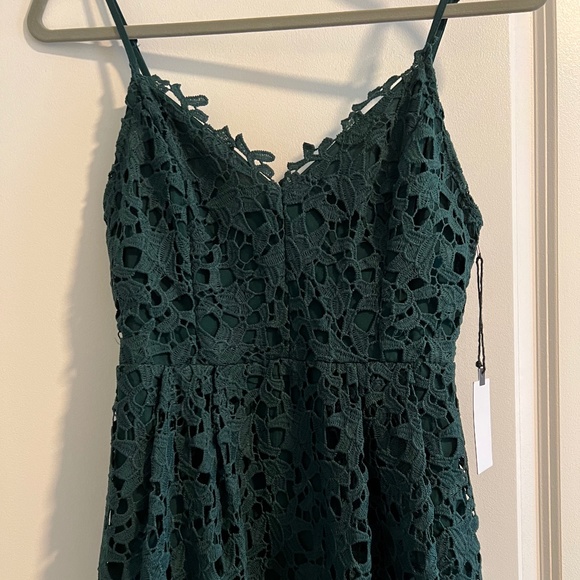Astr | Dresses | Astr The Label Lace Midi Dress In Hunter Green Size Medium  | Poshmark